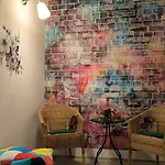 Viva - Cosy Flat In - Free Parking *