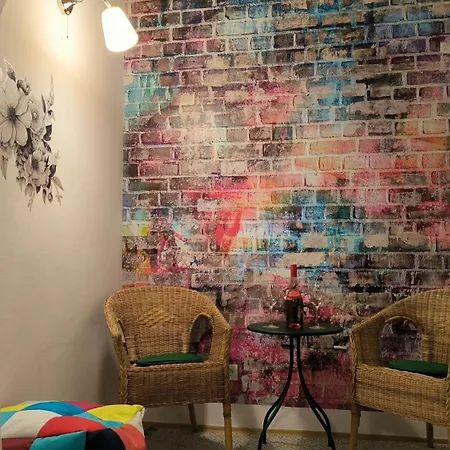 Viva - Cosy Flat In - Free Parking *